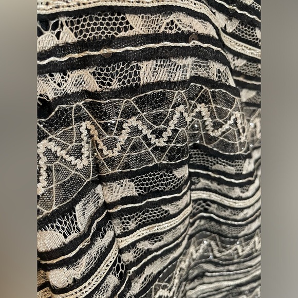 Nanette Lepore Belted Black Beige Lace Sheath Fitted Dress Size 6 Cocktail - Picture 7 of 12